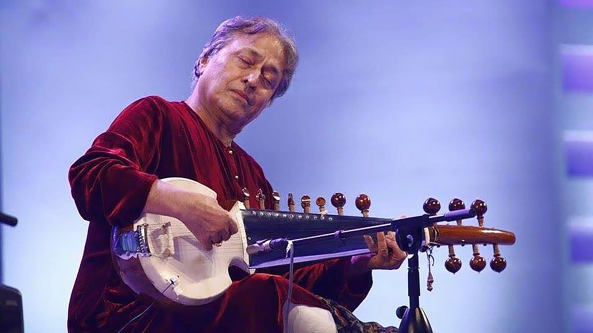 Watch Ustad Amjad Ali Khan’s Sarod Rendition of ‘Jingle Bells’